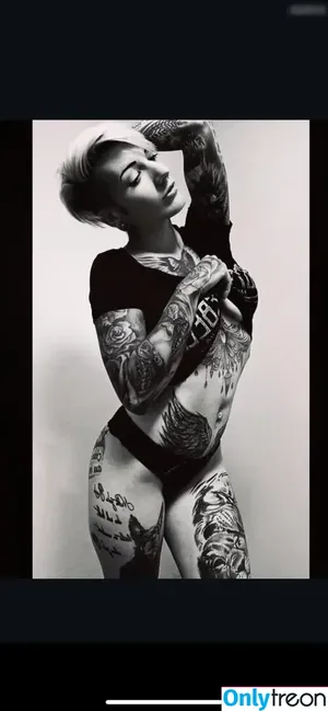 Vivien Storl / inkedkoerperkunst nude photo #0029