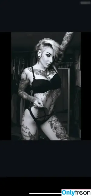 Vivien Storl / inkedkoerperkunst nude photo #0030