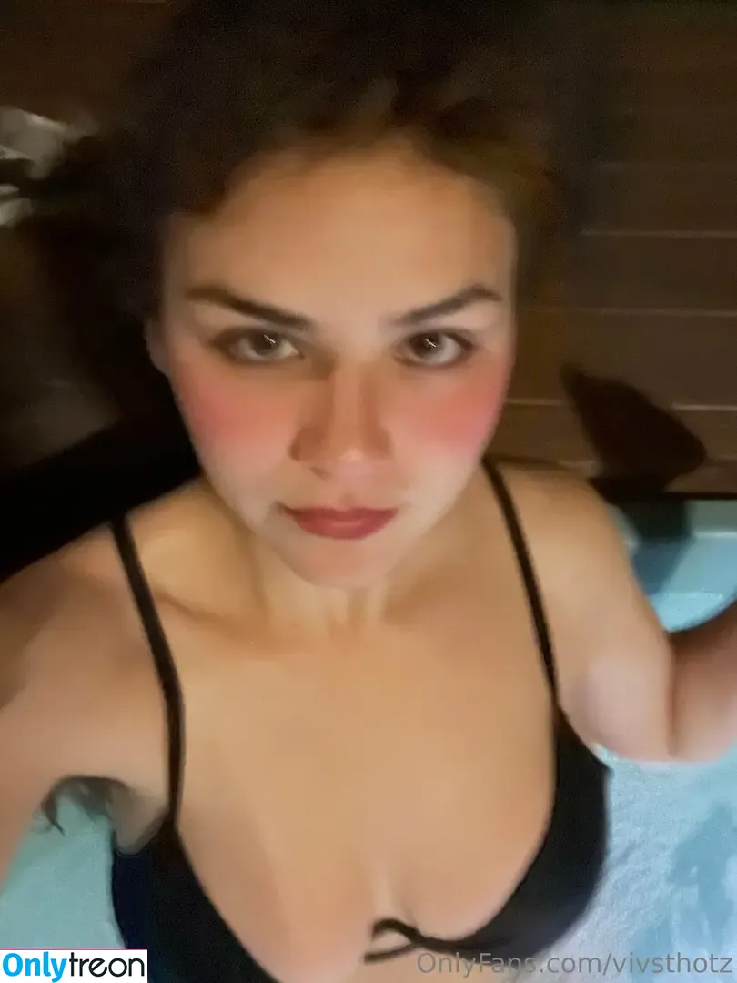 vivsthotz nude photo #0009 (vivsterz_vtn)