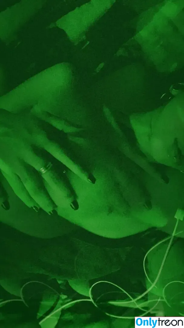 vnom_p nude photo #0024 (onlyfans / poison__99)