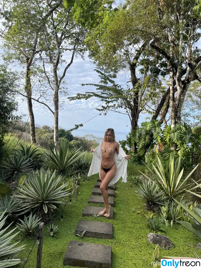 Vodka_Queen nude photo #0134 (IamIrinaRi / MexicoSpirit / Mexicoapirit / _vodkaqueen_)