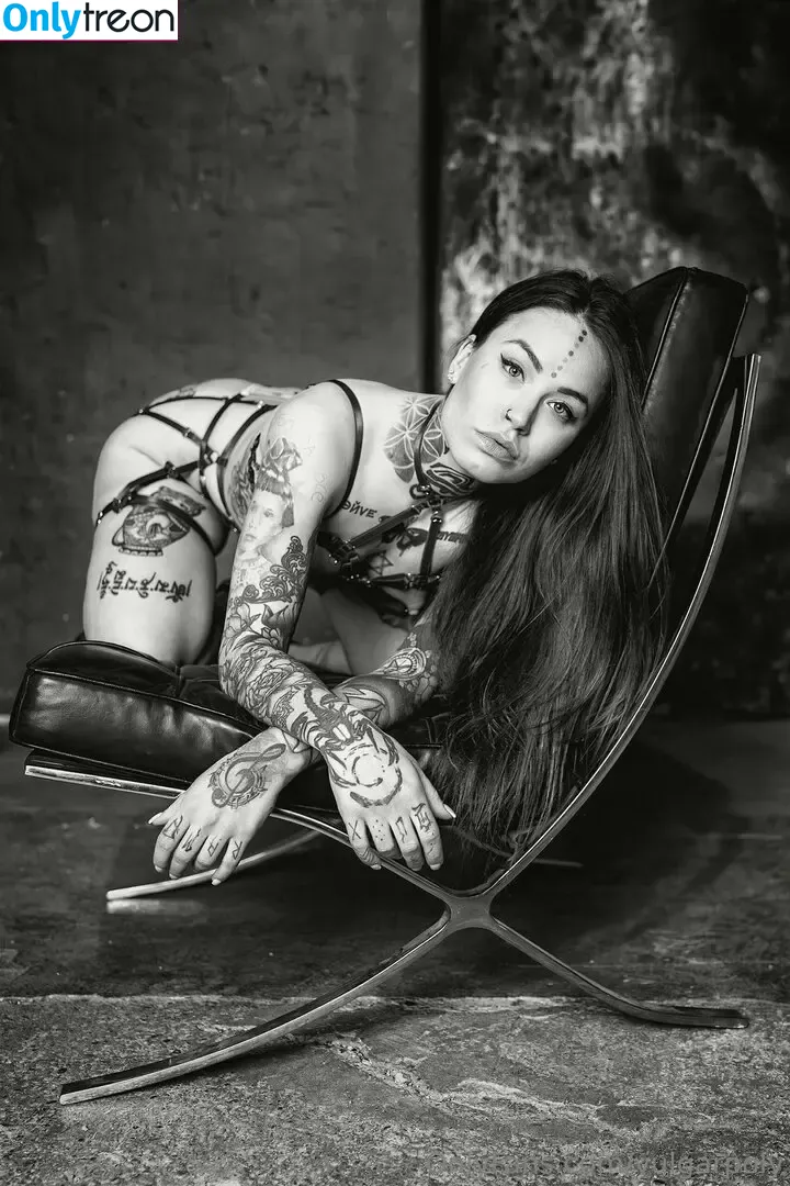 vulgarpoly nude photo #0008 (vulgarpoly)