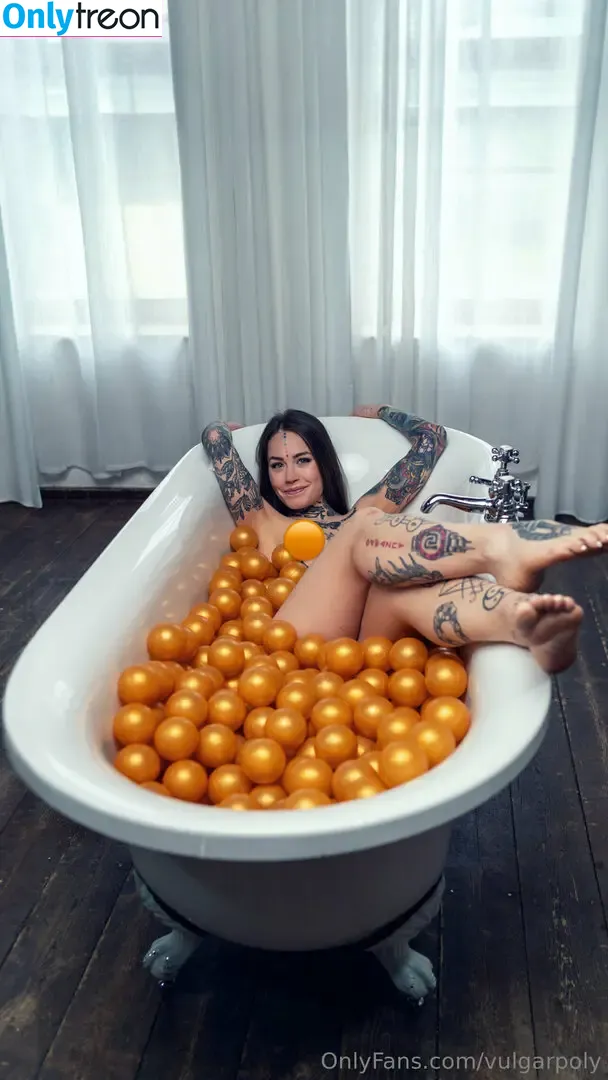 vulgarpoly nude photo #0033 (vulgarpoly)