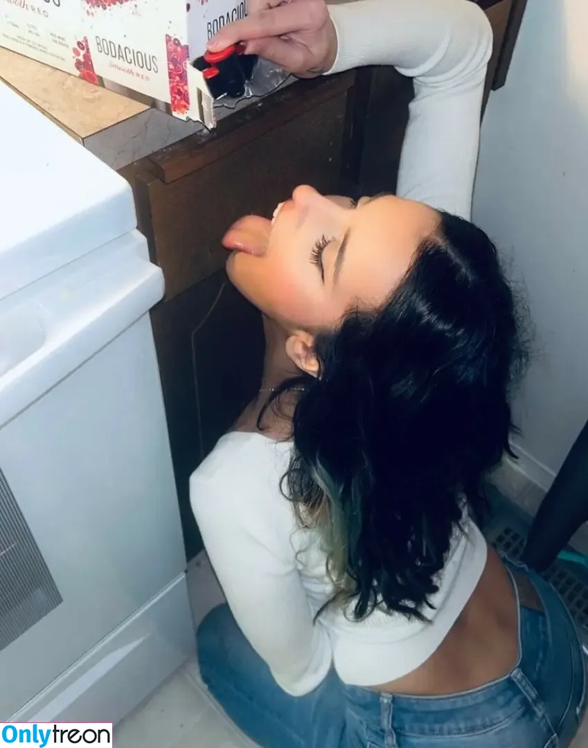 vvv.fennix nude photo #0049 (vvv.fennix)