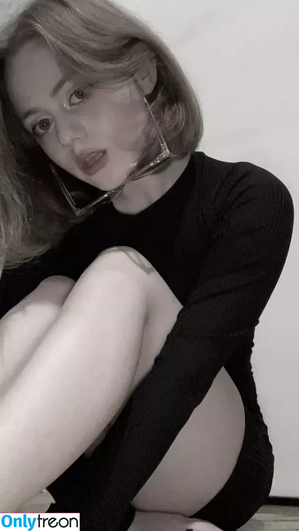 Vwemor nude photo #0043 (diewendlers)