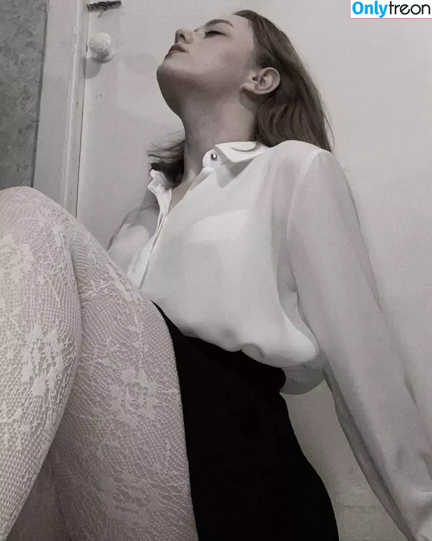 Vwemor nude photo #0048 (diewendlers)