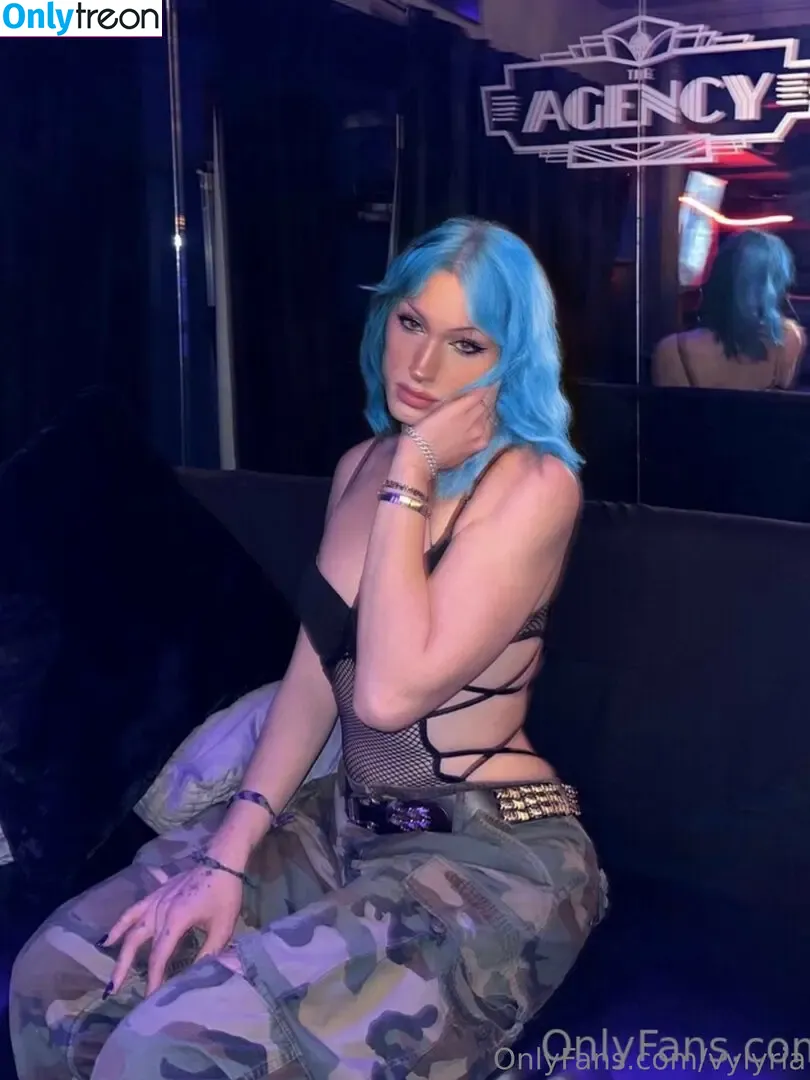 vylyria nude photo #0018 (vylyra)