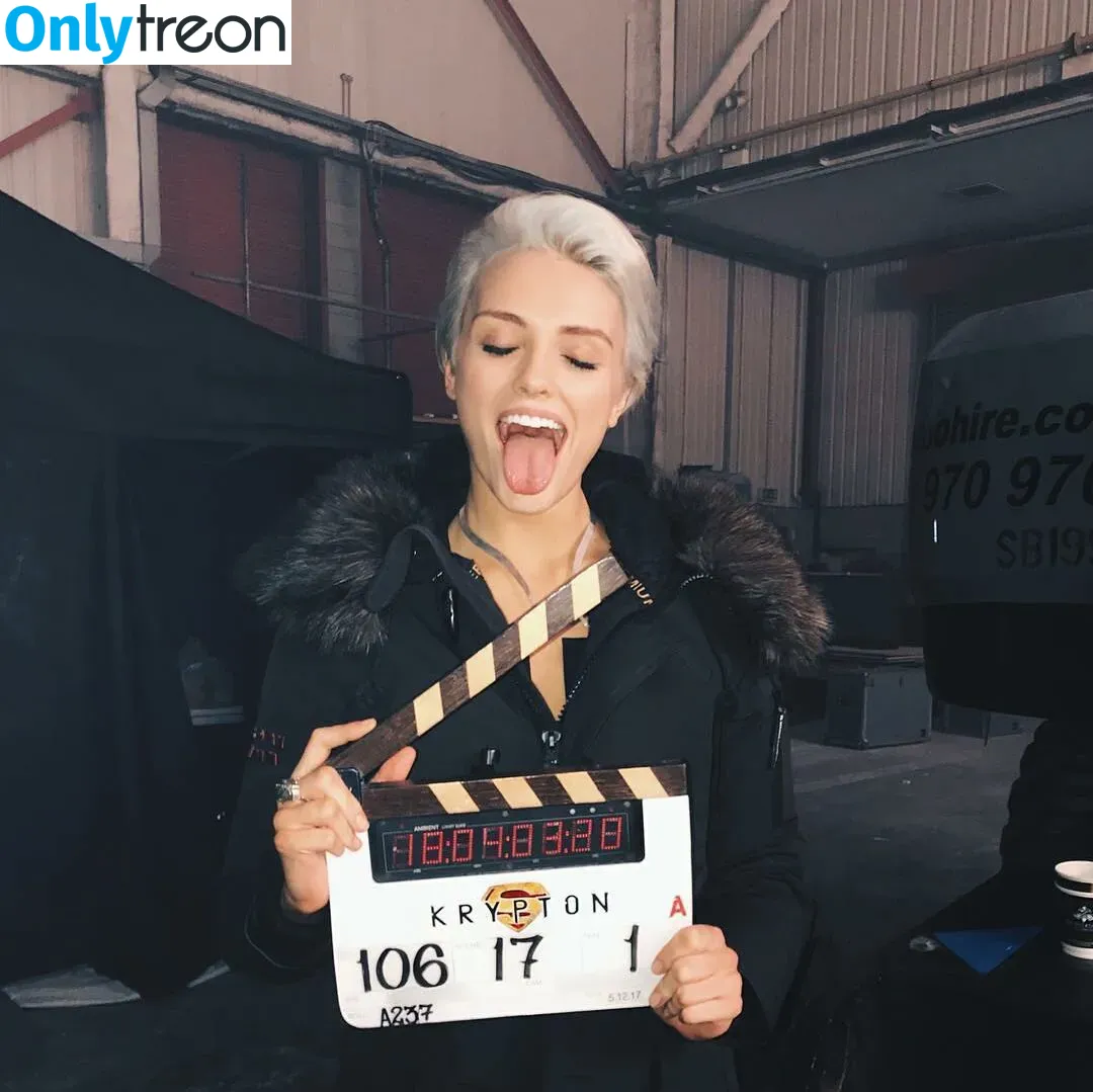 Wallis Day nude photo #0053 (wallisday)