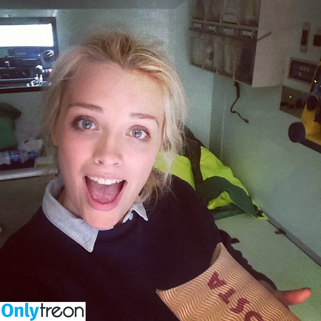 Wallis Day nude photo #0072 (wallisday)