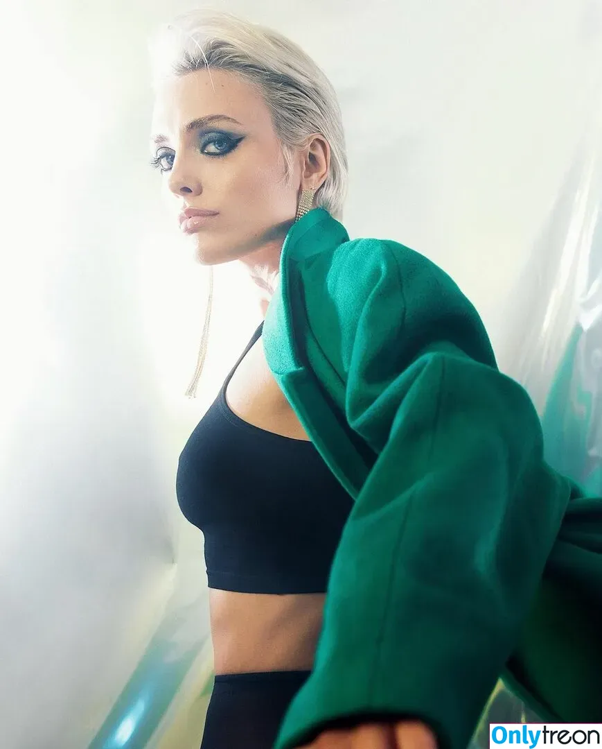 Wallis Day nude photo #0263 (wallisday)