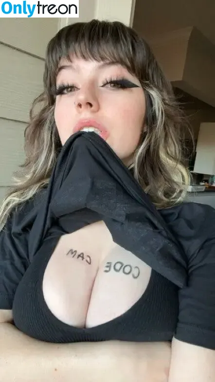 Waluiguigui nude photo #0001 (Cam / vaviri)