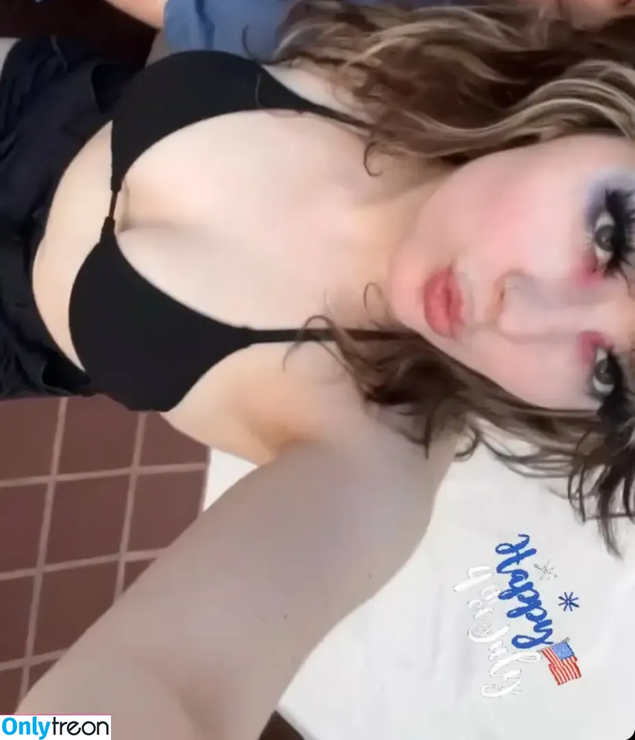 Waluiguigui nude photo #0021 (Cam / vaviri)
