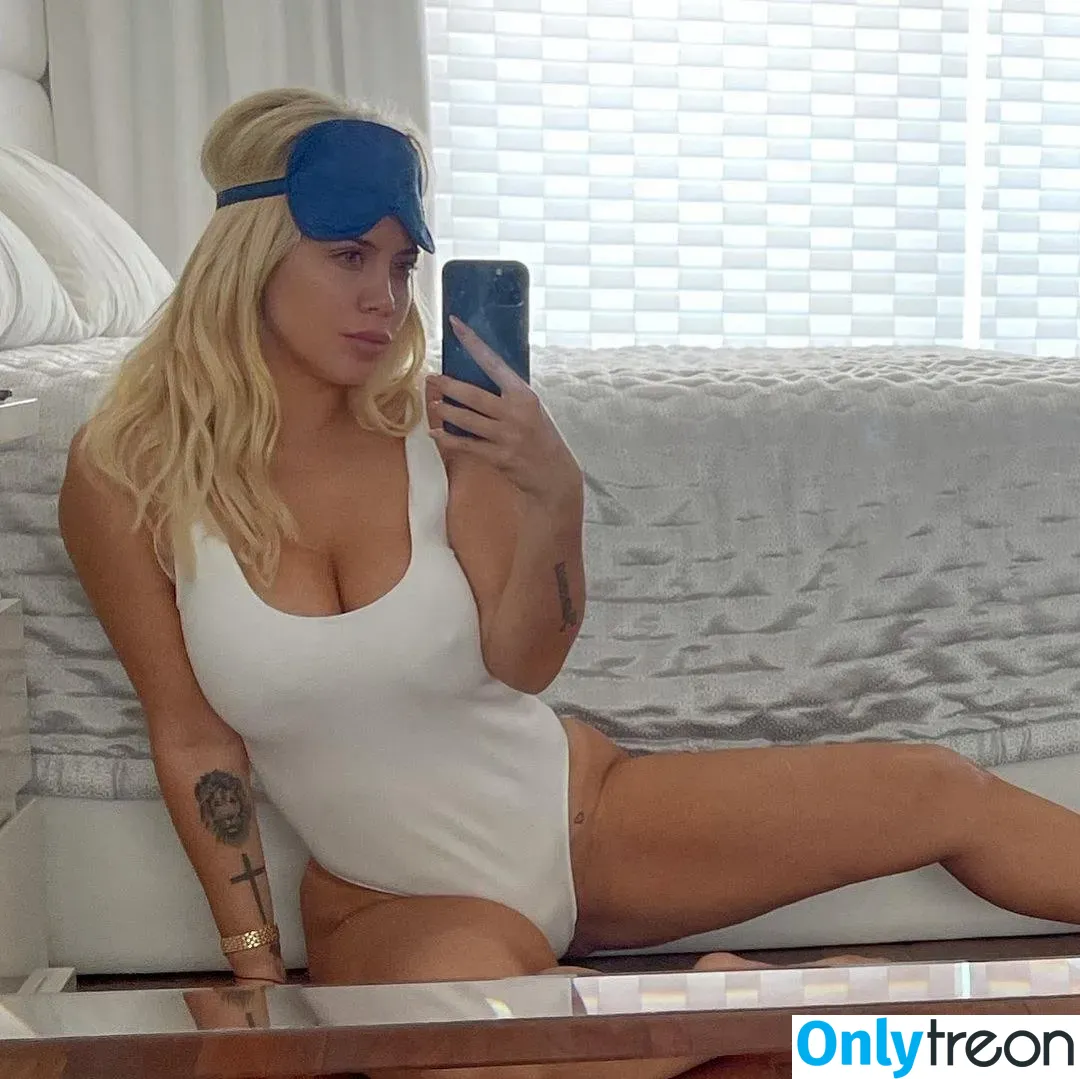 Wanda Nara nude photo #0001 (Icardi / badbitchwan / wanda_nara)