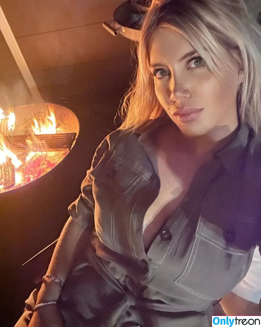 Wanda Nara nude photo #0090 (Icardi / badbitchwan / wanda_nara)