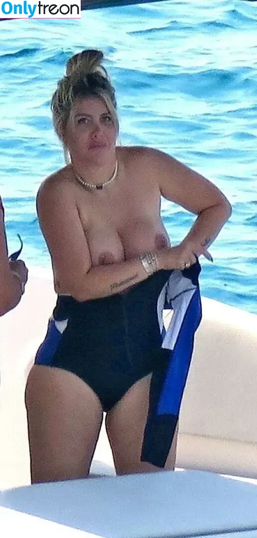 Wanda Nara nude photo #1172 (Icardi / badbitchwan / wanda_nara)
