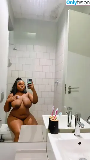 Wandi Ndlovu / wandi_ndlovu nude photo #0003