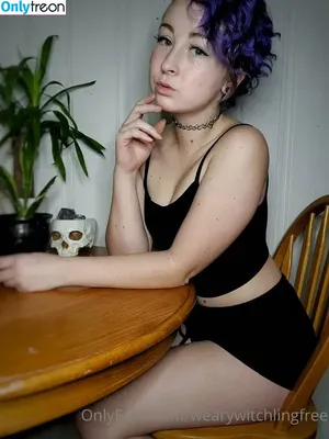 wearywitchlingfree / seasonal_witch nude photo #0012