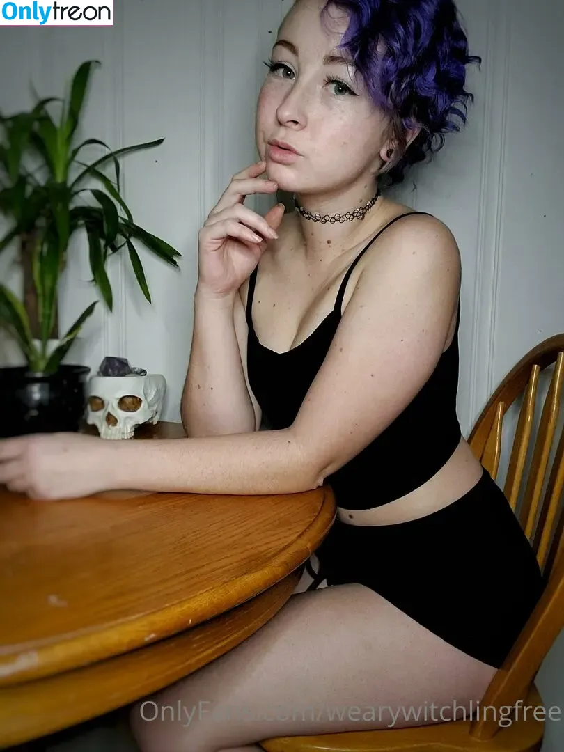 wearywitchlingfree nude photo #0012 (seasonal_witch)