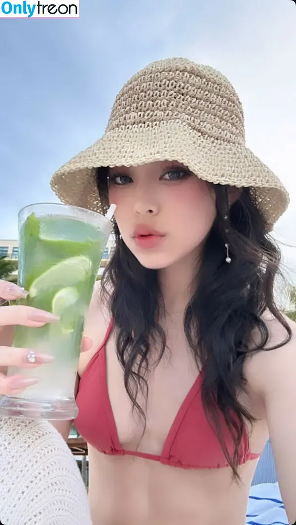 Wen Ding nude photo #0025 (wenn.ding / 丁雯)