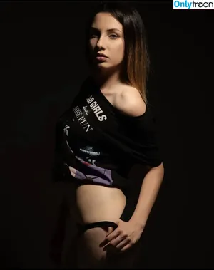 Wer kennt sie? / mariachurchy nude photo #0013