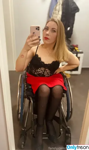 Wheelchairgirl nude photo #0011
