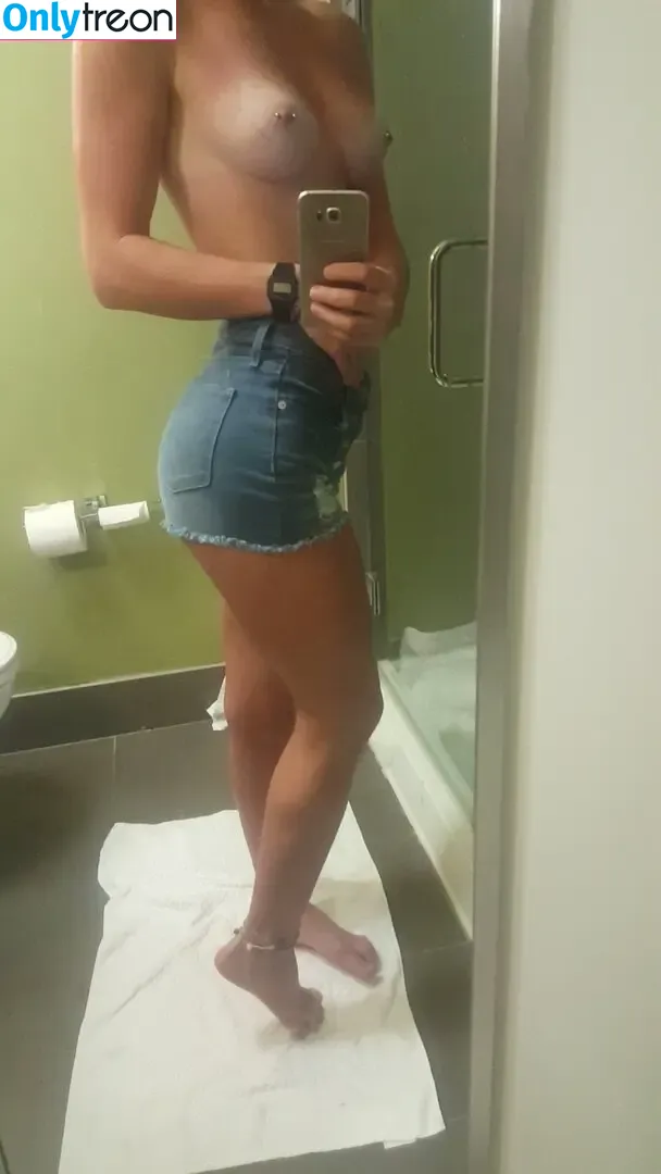 Whiskeymademedoit nude photo #0004 (Whiskeymademedoit)