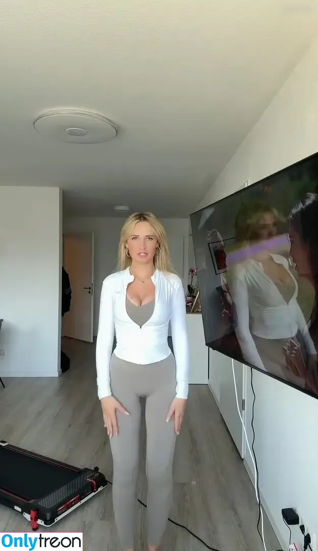 Wieke nude photo #0386 (wieke.l)