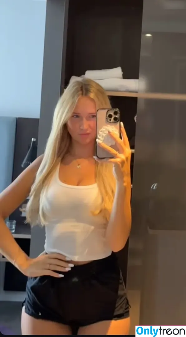 Wieke nude photo #0432 (wieke.l)