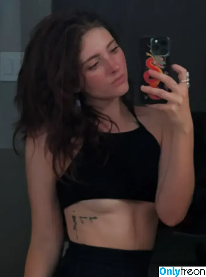 Willow Shields nude photo #0030 (willowshields)