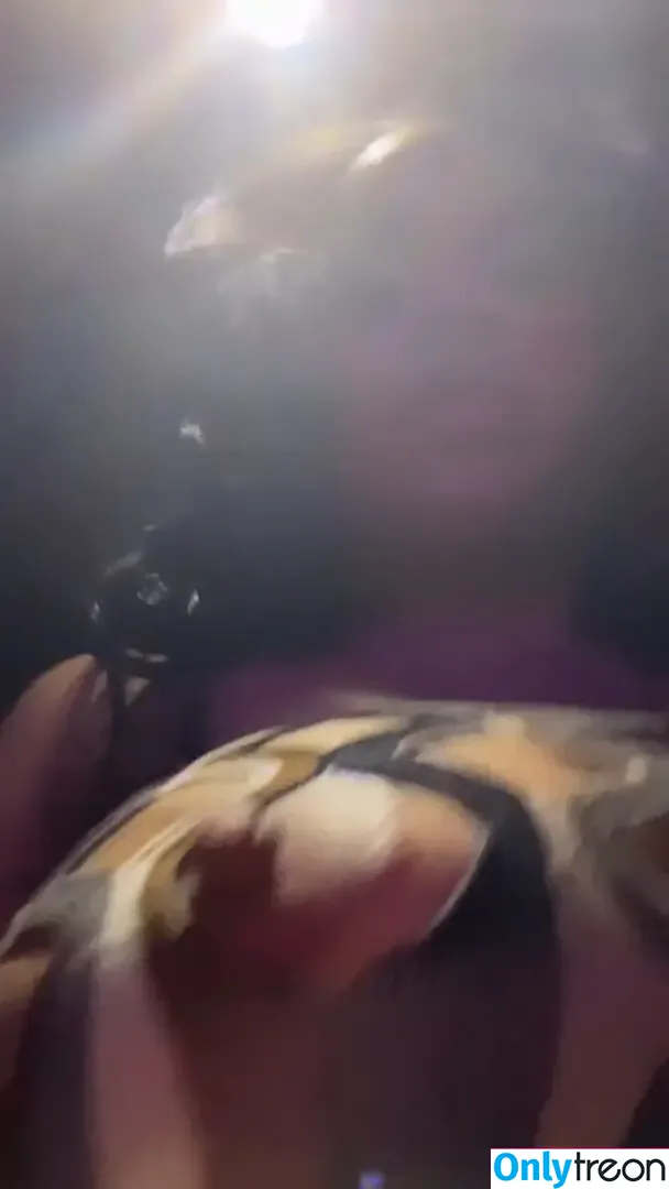 Winny Munhoz nude photo #0001 (iambadder)