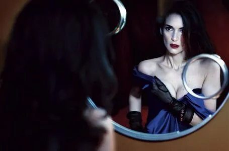 Winona Ryder / winonaryderofficial nude photo #0020