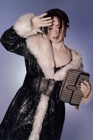 Winona Ryder / winonaryderofficial nude photo #0030