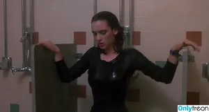 Winona Ryder / winonaryderofficial nude photo #0298