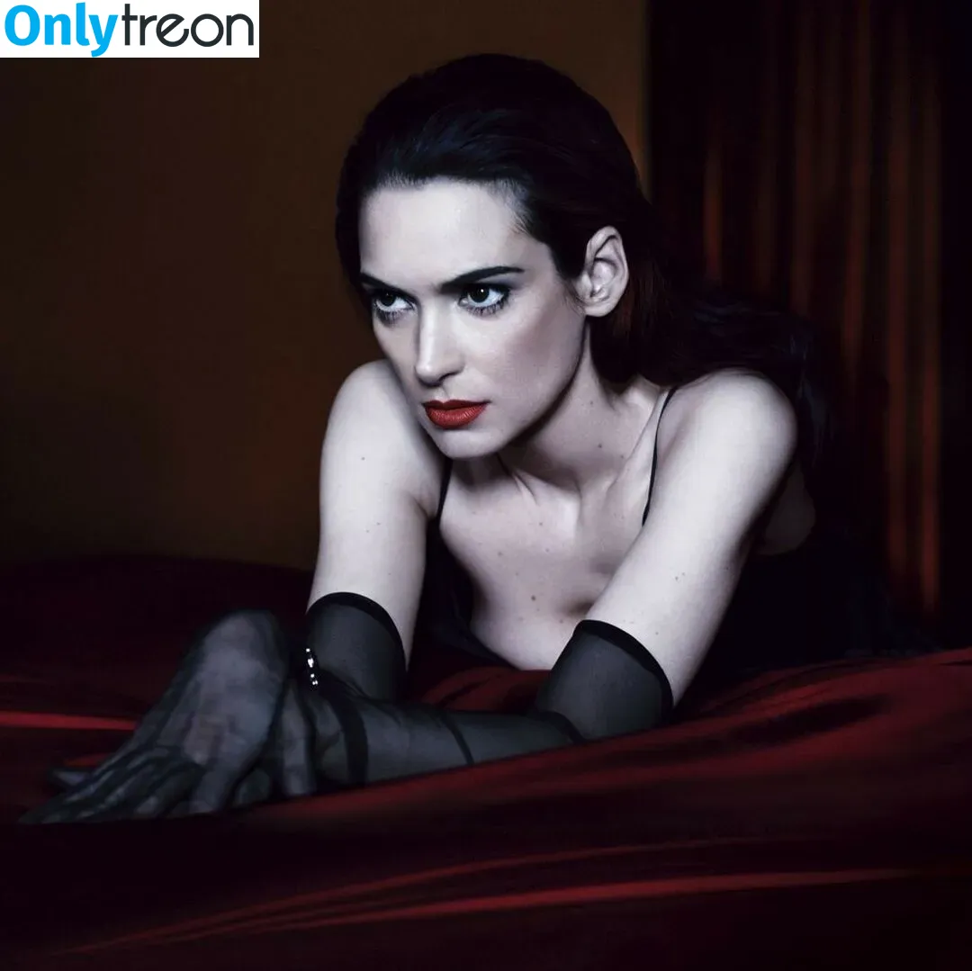 Winona Ryder nude photo #0019 (winonaryderofficial)