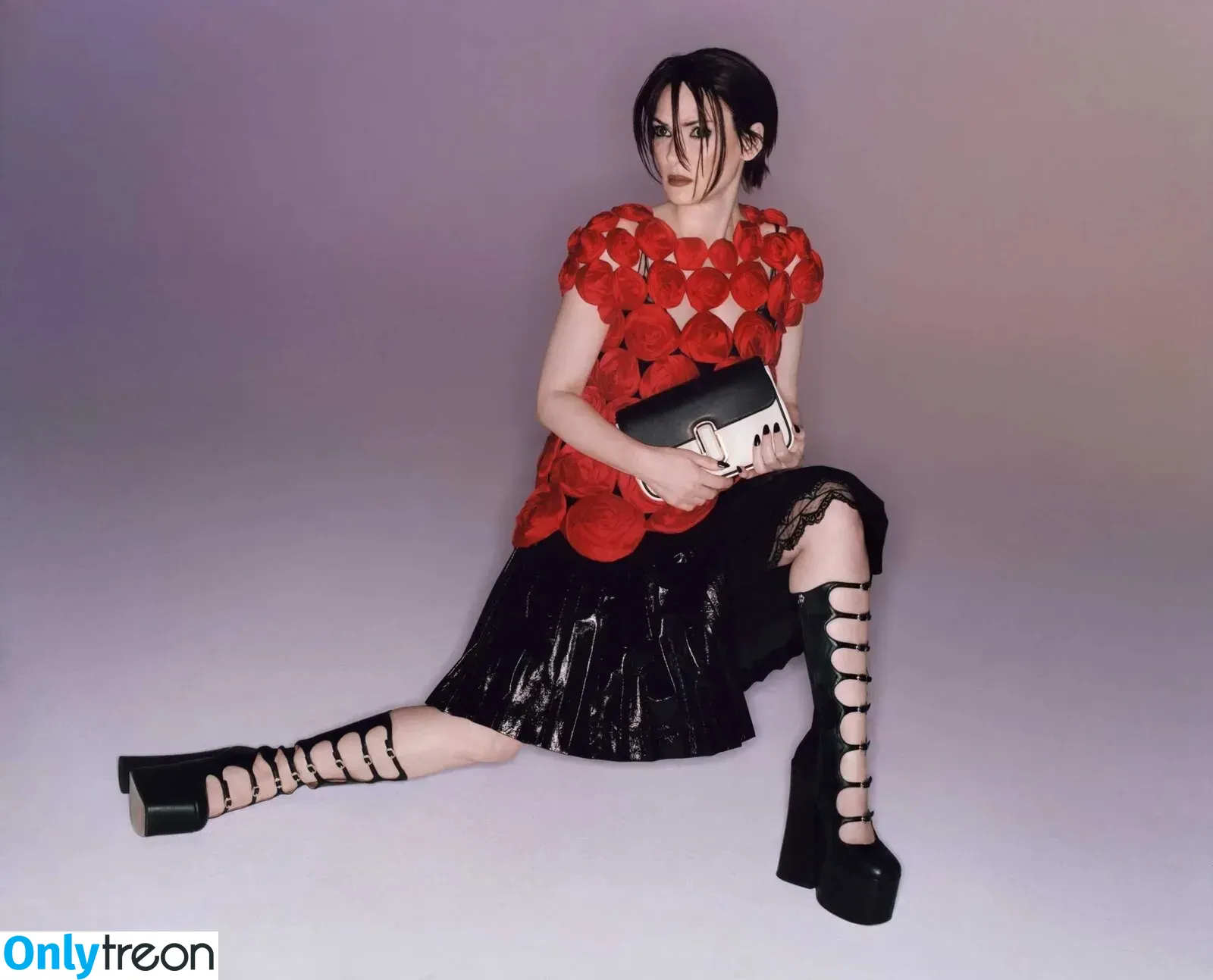 Winona Ryder nude photo #0032 (winonaryderofficial)