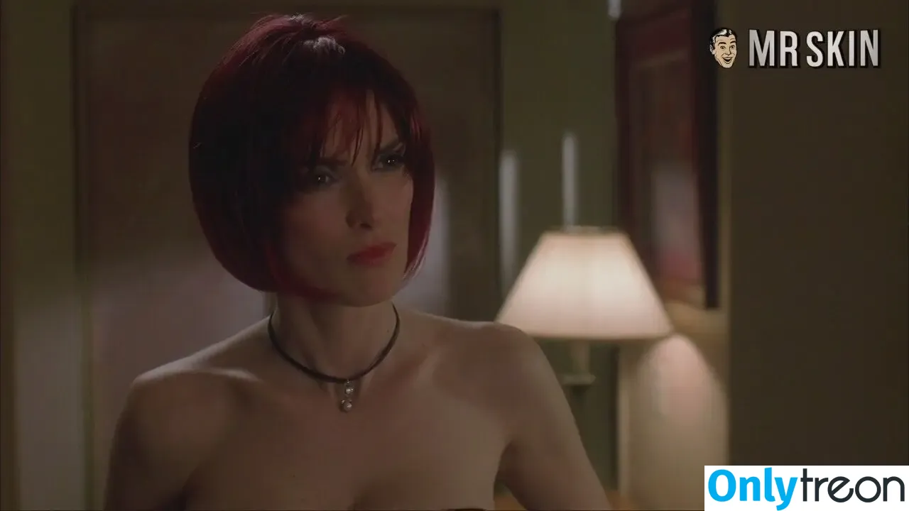 Winona Ryder nude photo #0295 (winonaryderofficial)