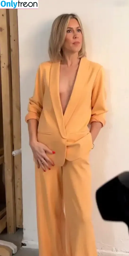 Wolke Hegenbarth nude photo #0119 (wolke_hegenbarth_official)