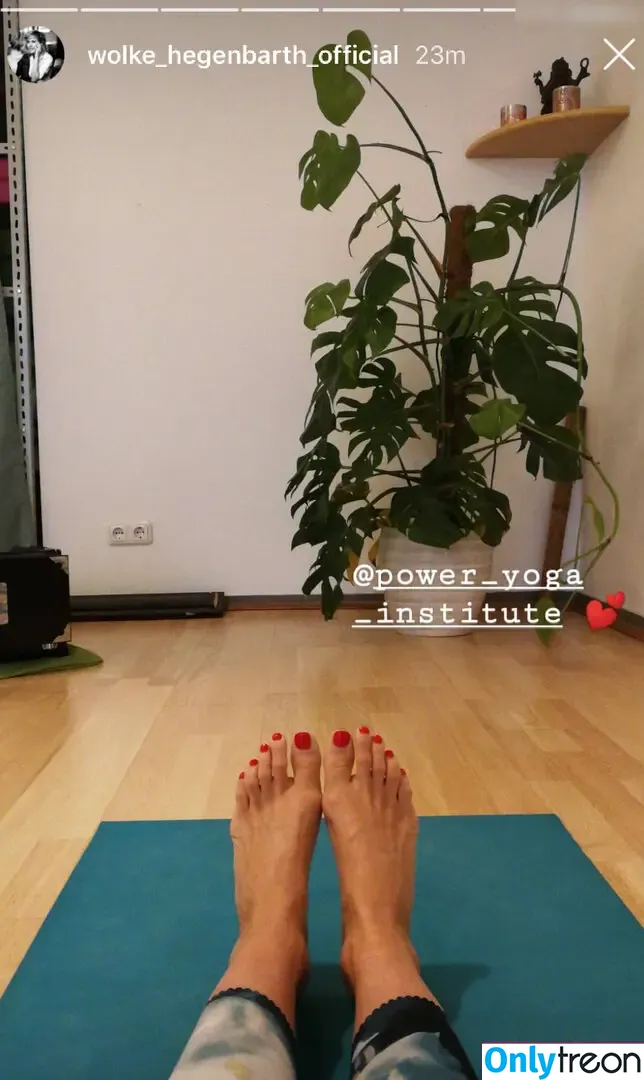 Wolke Hegenbarth nude photo #0210 (wolke_hegenbarth_official)