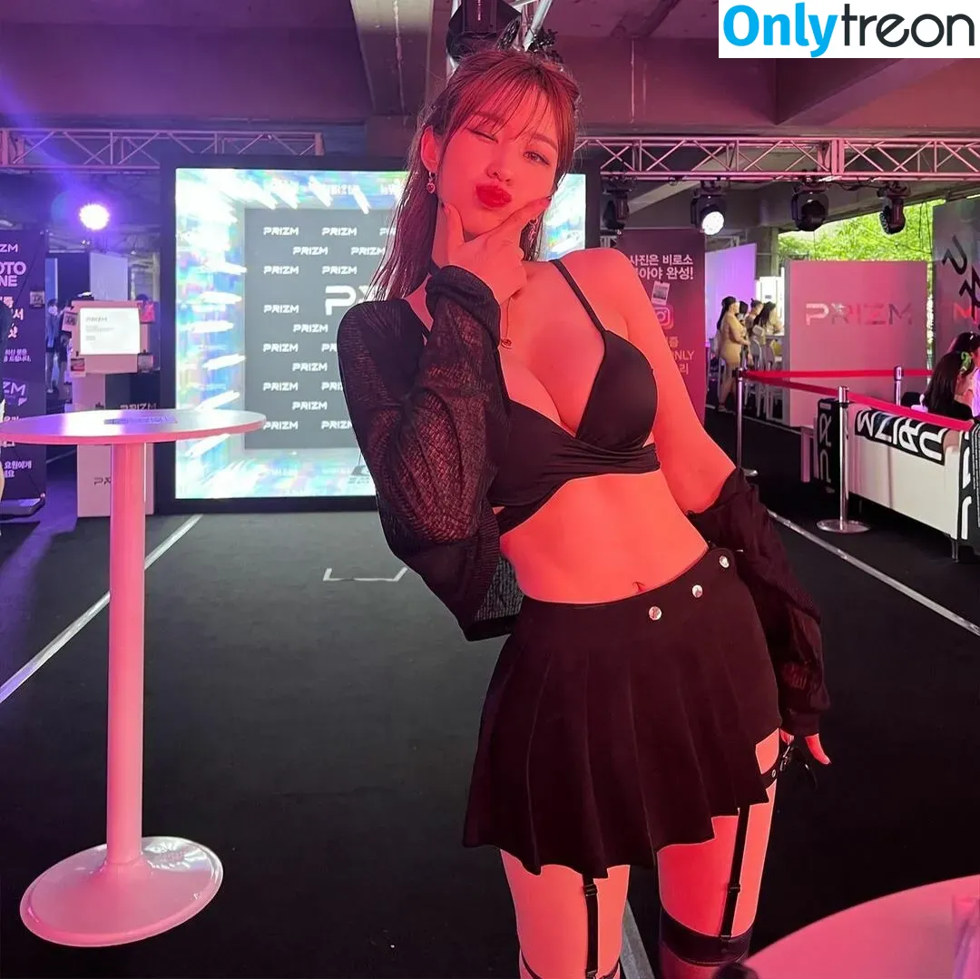 Woohyeon nude photo #0018 (KimWooHye0n / Leeheeeun / woohye0n)