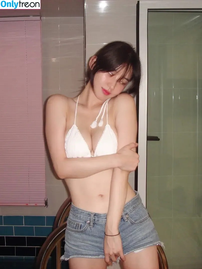Woohyeon nude photo #0761 (KimWooHye0n / Leeheeeun / woohye0n)