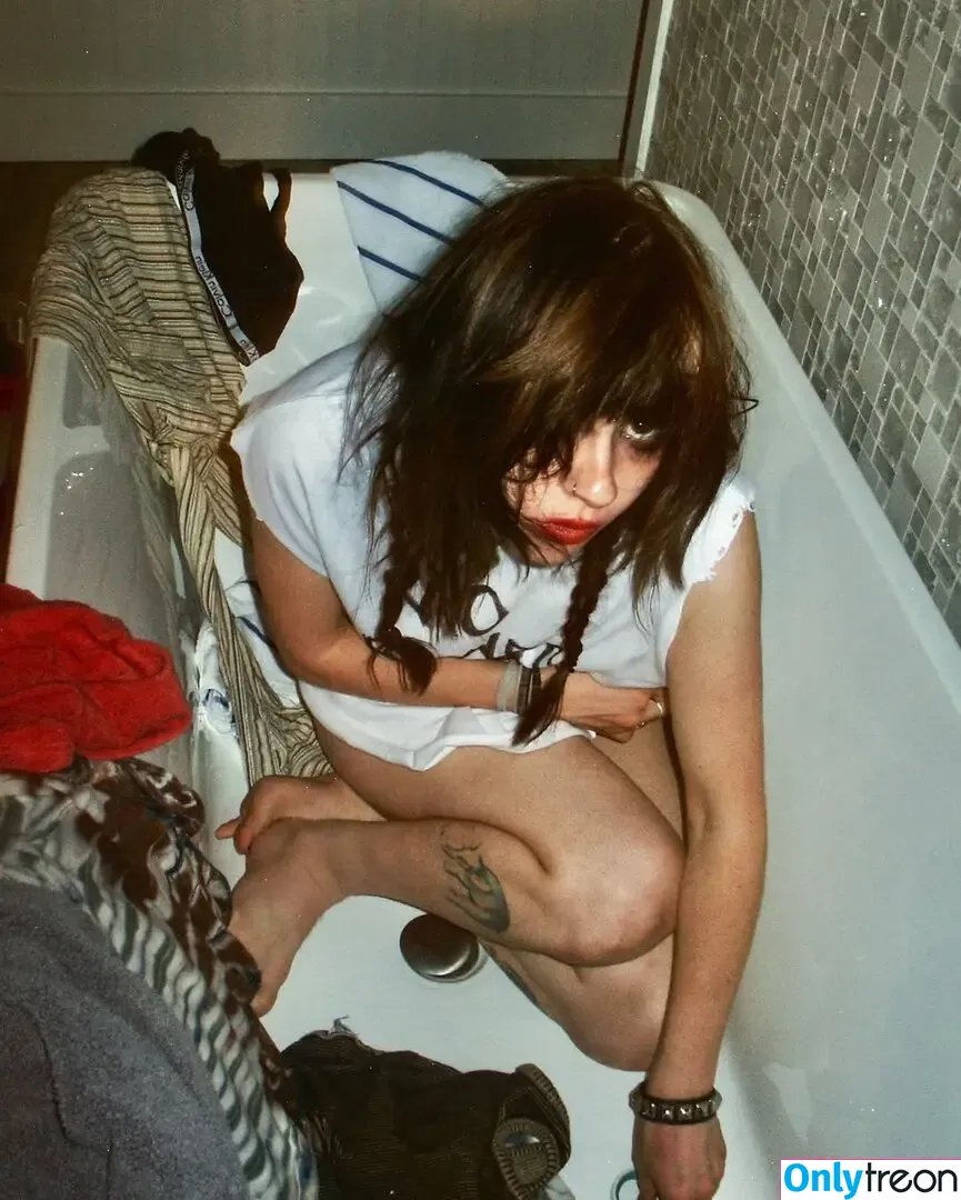 wormsheriff nude photo #0101 (Olivia O)