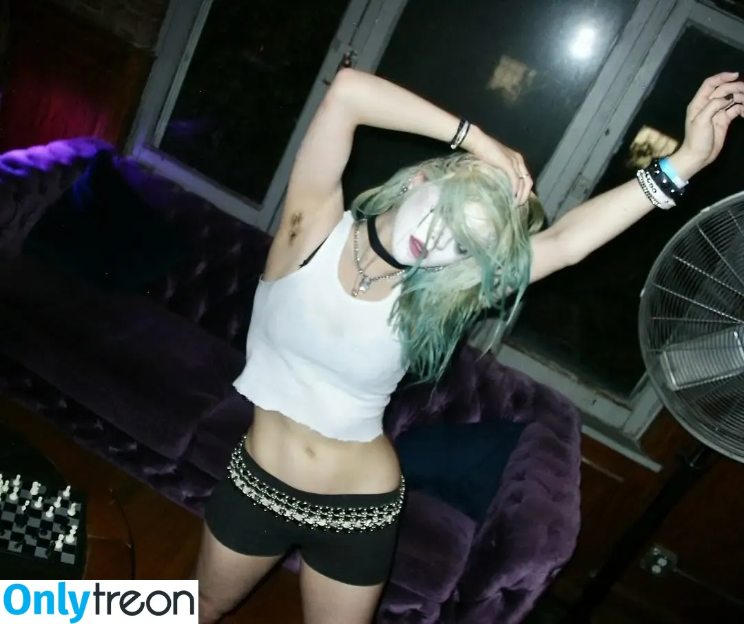 wormsheriff nude photo #0120 (Olivia O)