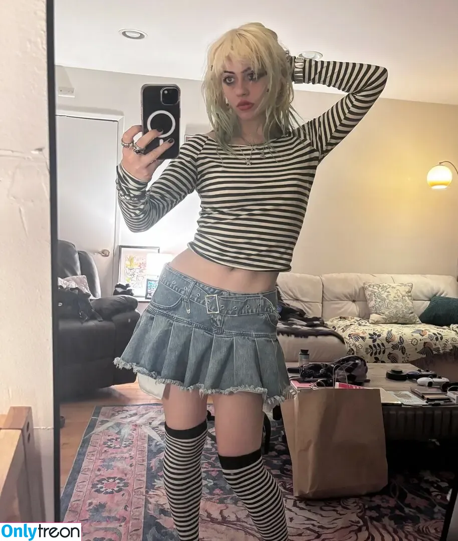wormsheriff nude photo #0128 (Olivia O)