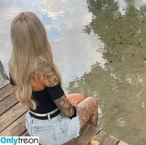 xBad_xmoni / bad.xmoni / xbad.xmoni nude photo #0038