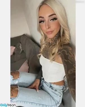 xBad_xmoni / bad.xmoni / xbad.xmoni nude photo #0040