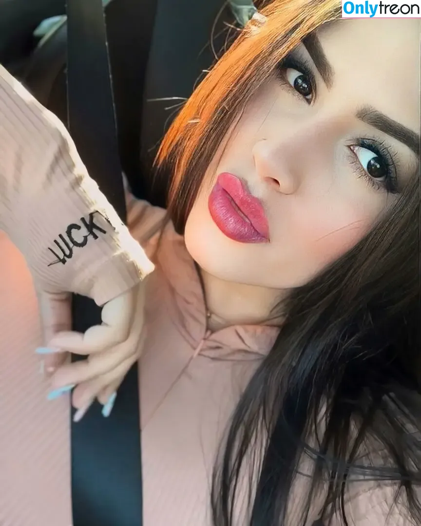 Xefer Nawmi nude photo #0003 (xefer_nawmi)