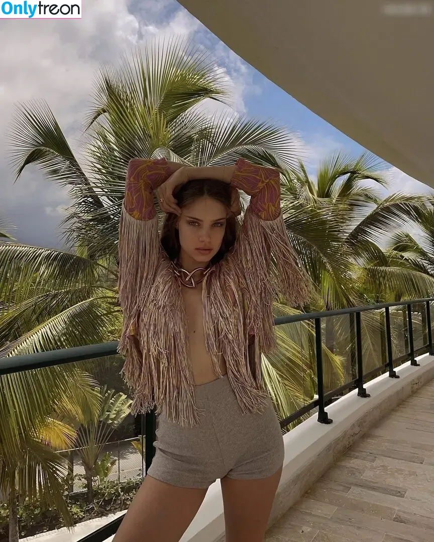 Xenia Tchoumitcheva nude photo #0204 (xenia / xeniatchoumi)