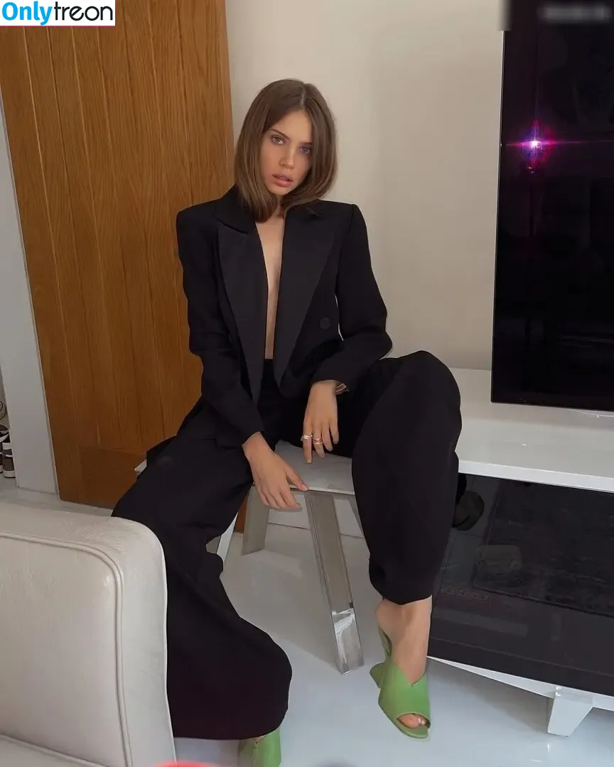 Xenia Tchoumitcheva nude photo #0321 (xenia / xeniatchoumi)