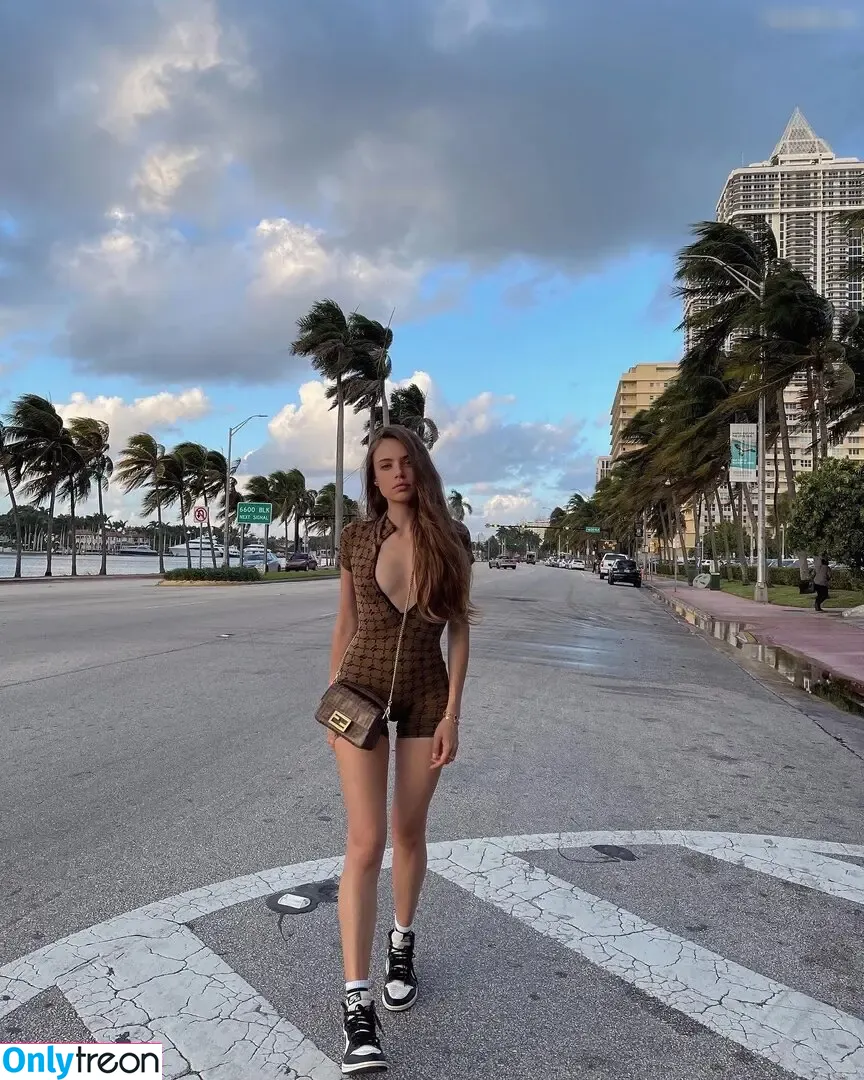 Xenia Tchoumitcheva nude photo #0459 (xenia / xeniatchoumi)