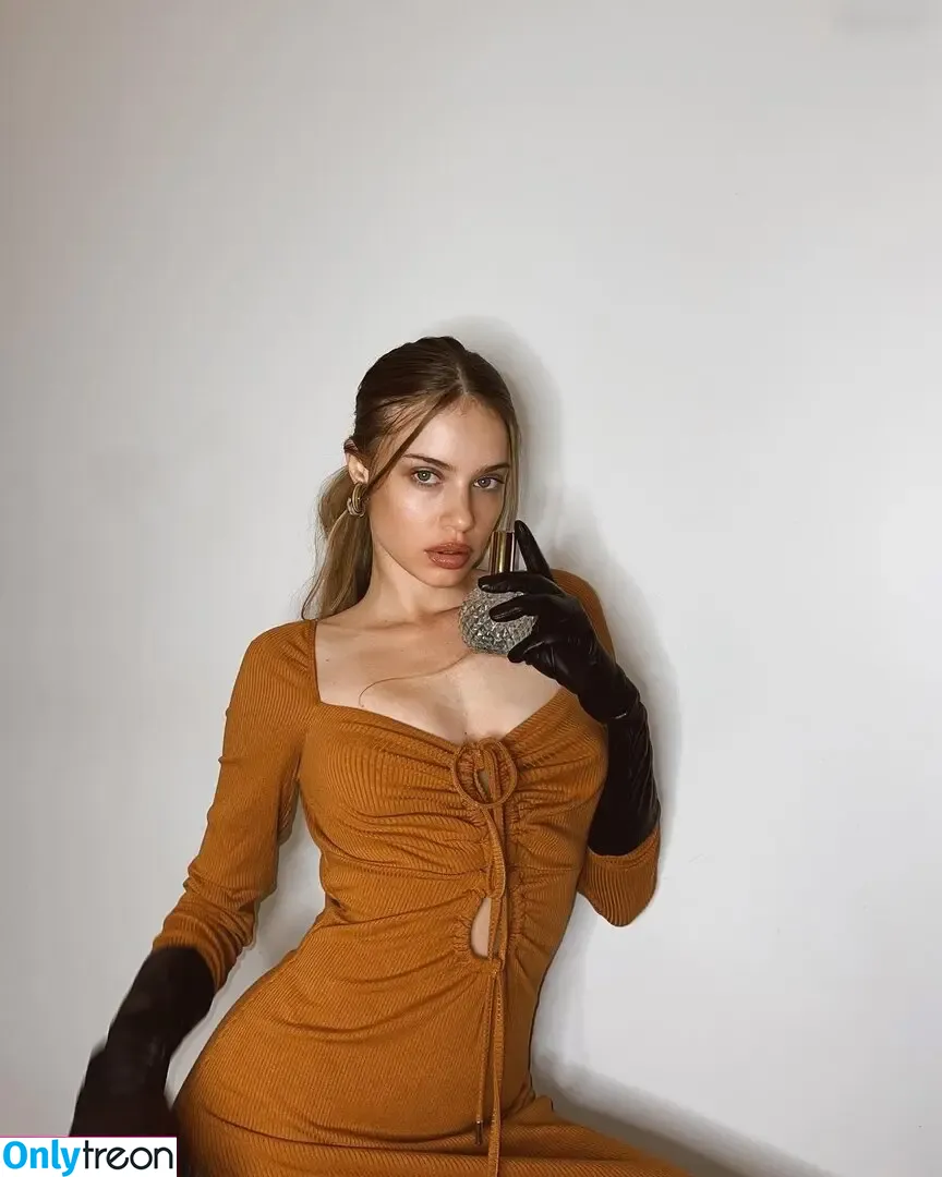 Xenia Tchoumitcheva nude photo #0526 (xenia / xeniatchoumi)